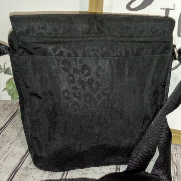 🖤 Baggallini Beijing Black Nylon Crossbody Messenger Travel Bag Cheetah Print - Picture 5 of 8